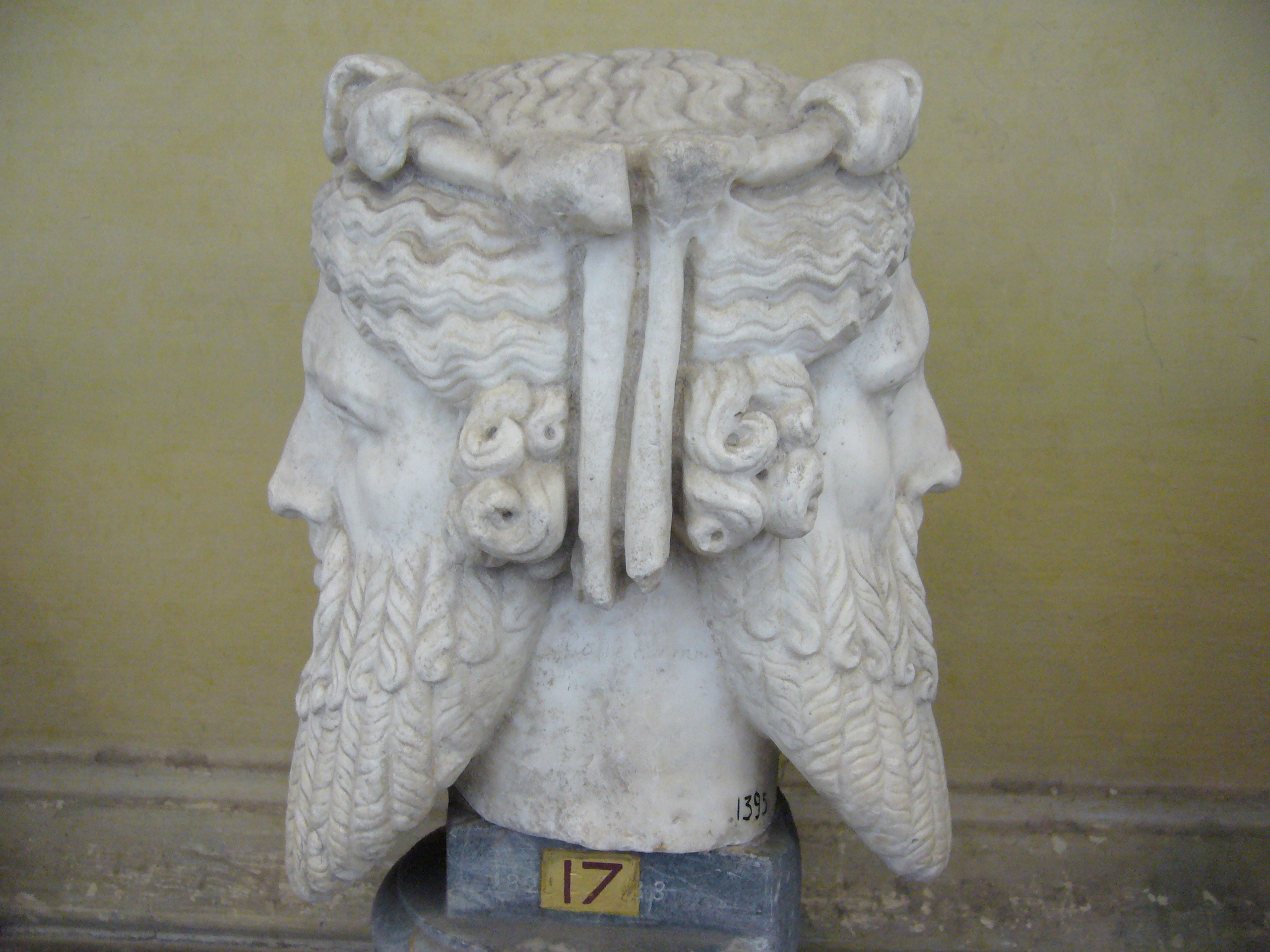 Sculture of the two-faced head of Janus